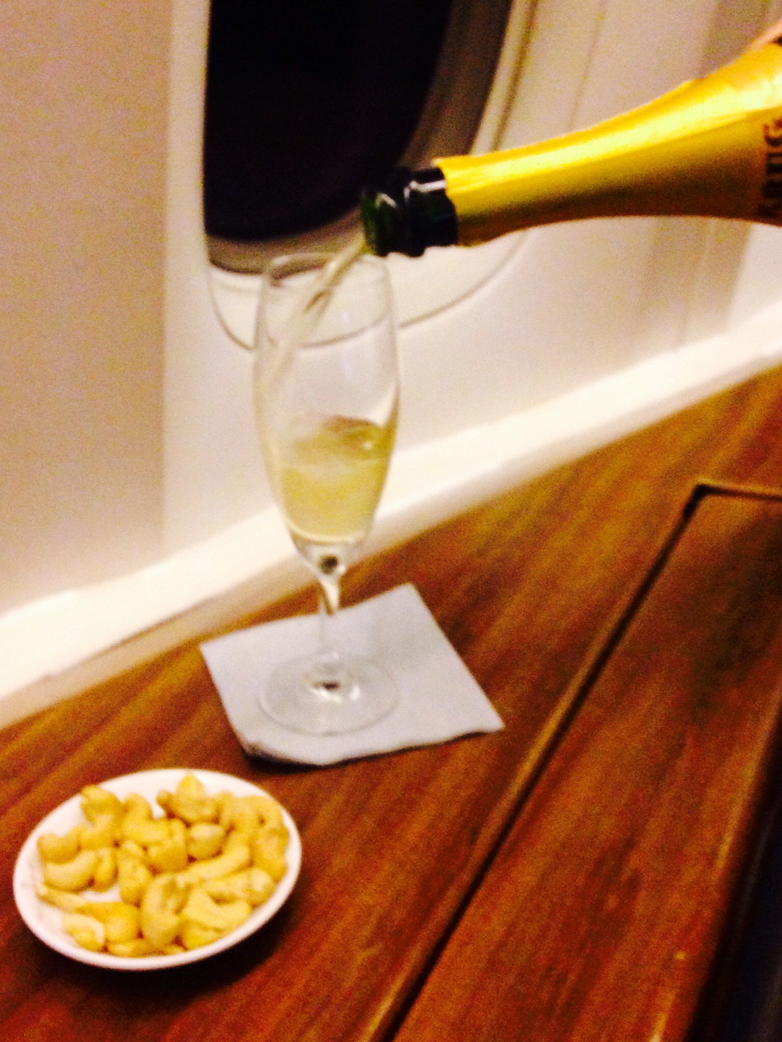 Airline Champagne – Good Choice for New Years Eve?